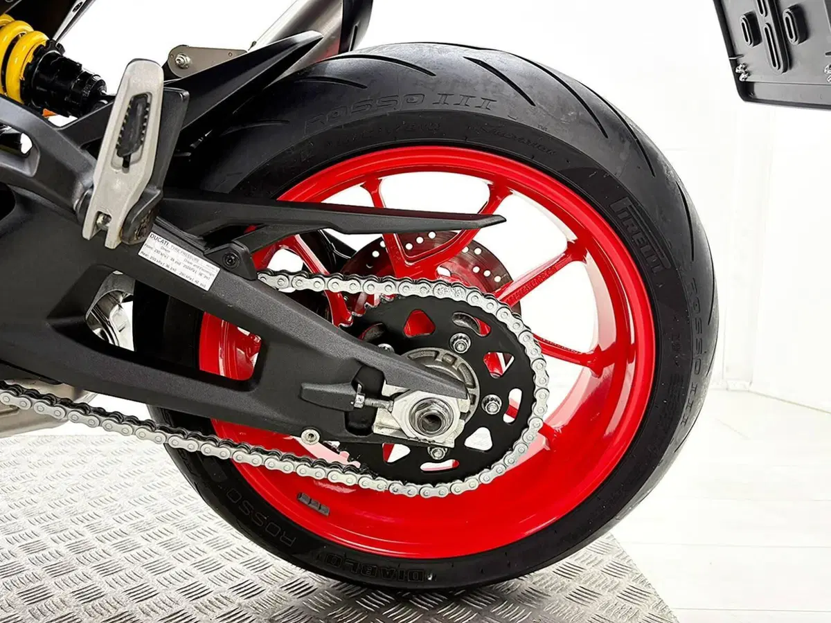 Ducati Monster 937 (2021 - 25) (18)