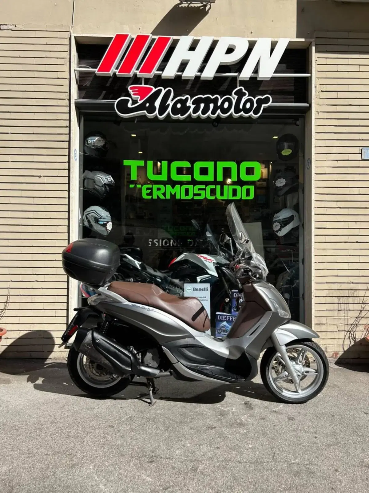 Piaggio Beverly 350 Police ABS-ASR (2018 - 20) (2)