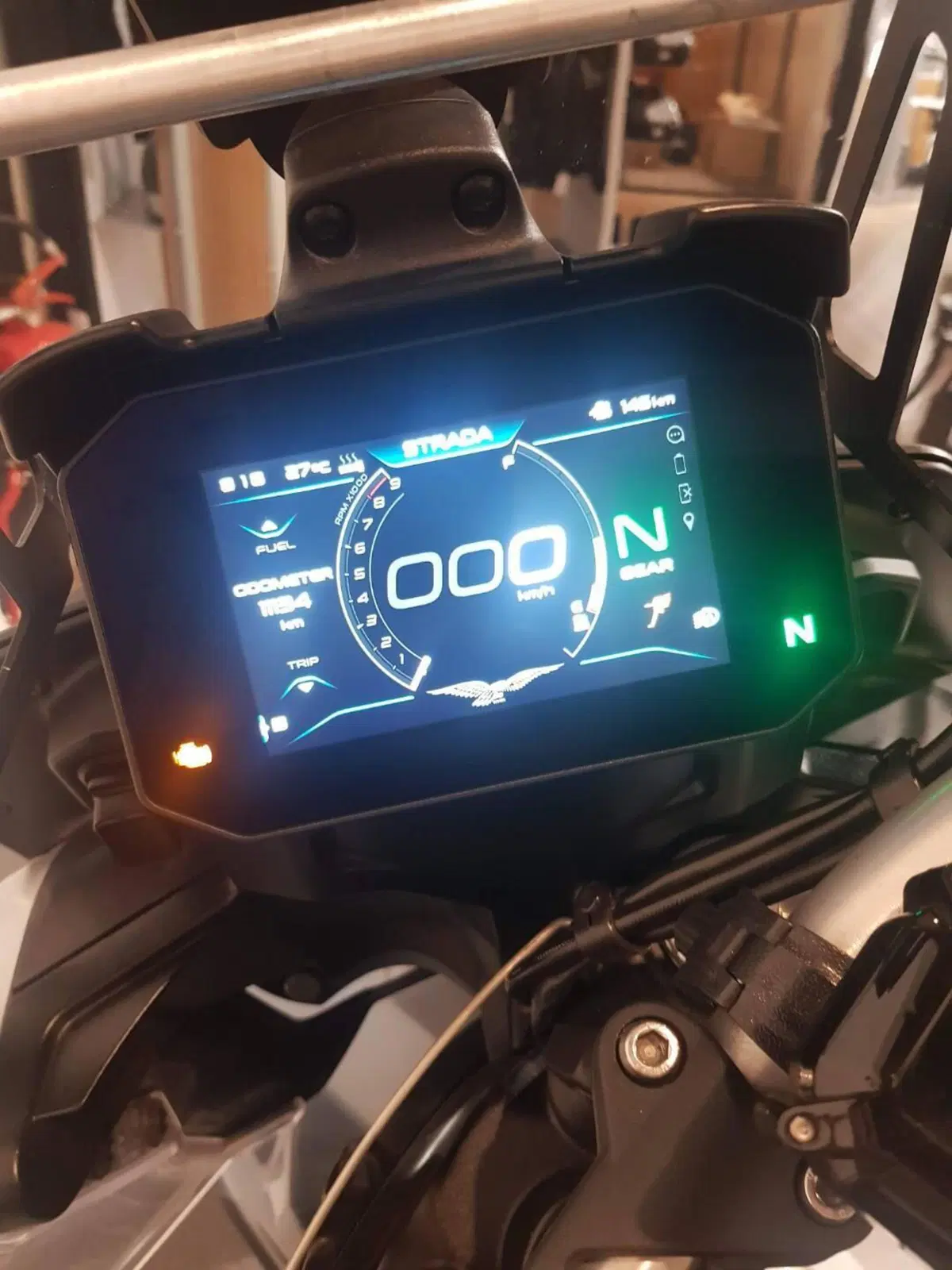 Moto Guzzi V85 TT (2024 - 26) (2)