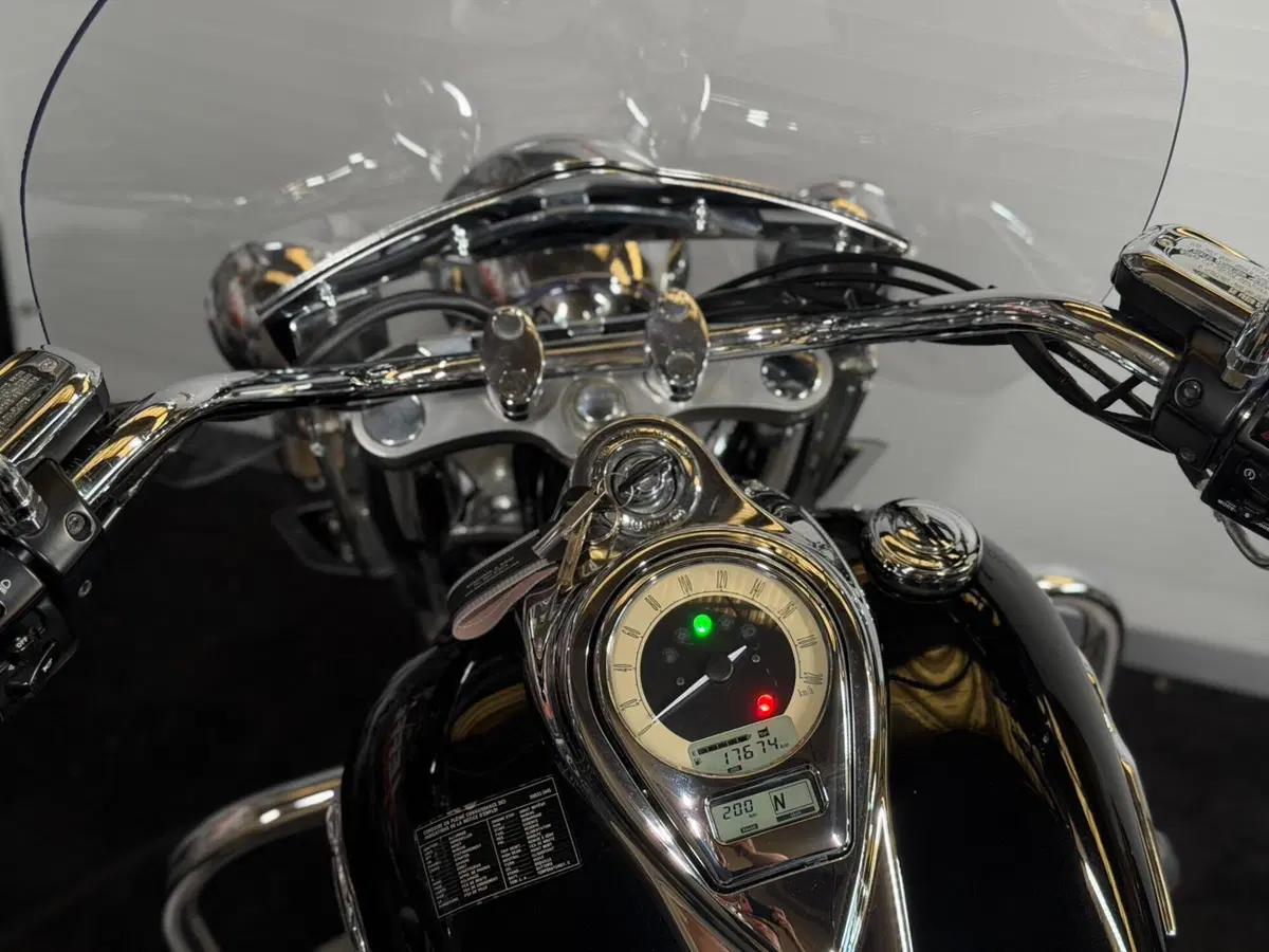 Kawasaki Vulcan VN 1700 Classic (2009 - 11) (17)