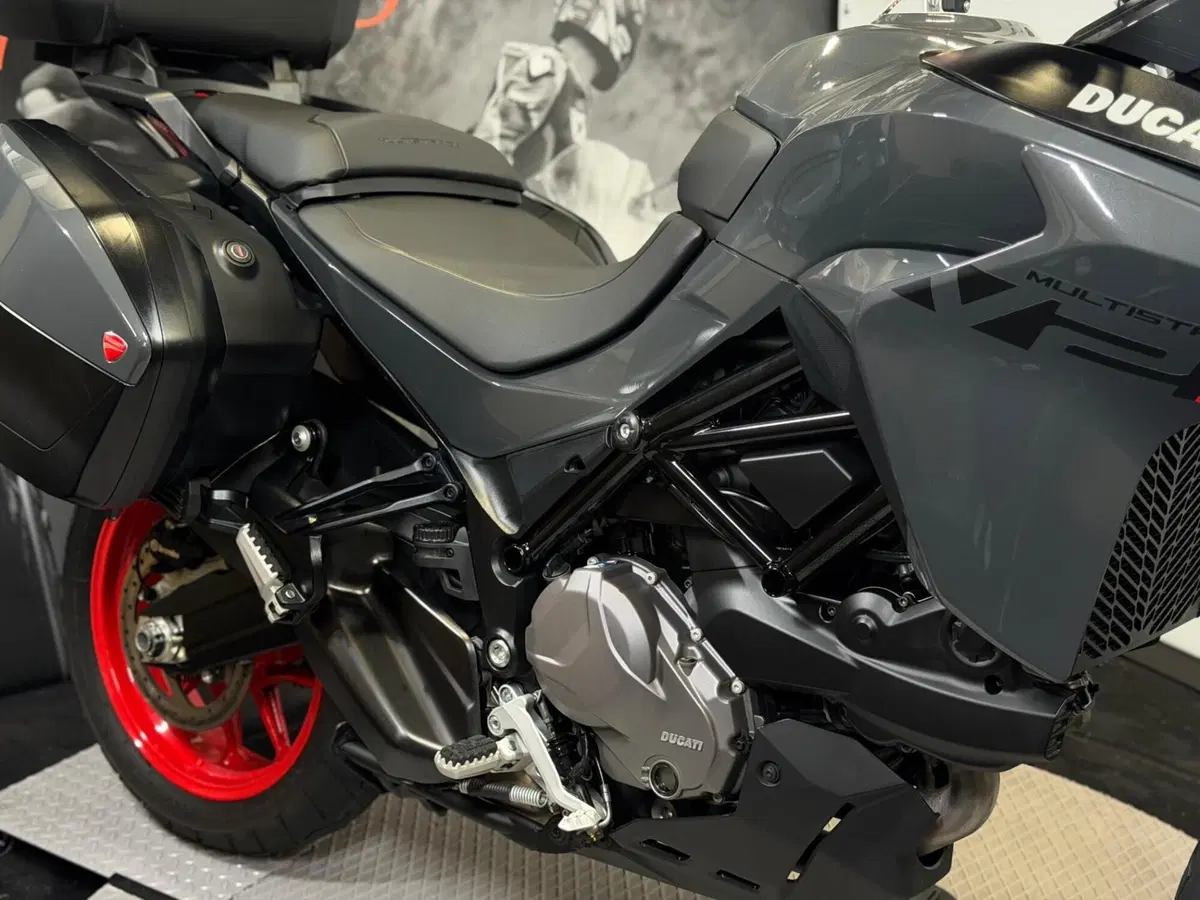 Ducati Multistrada V2 S (2022 - 24) (6)