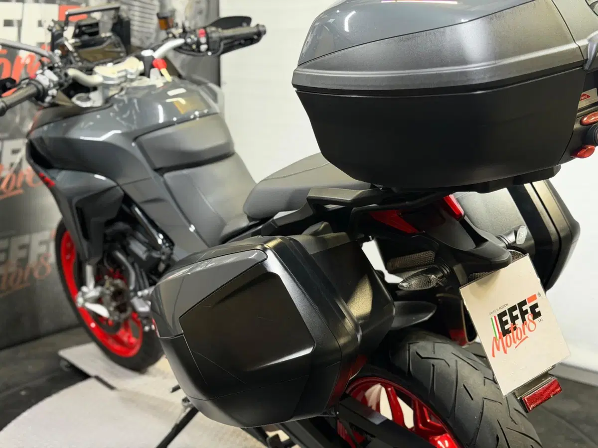 Ducati Multistrada V2 S (2022 - 24) (13)