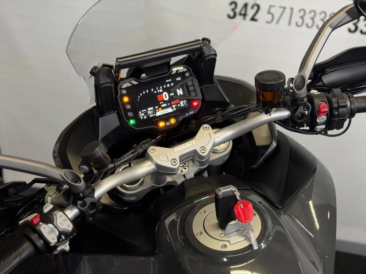 Ducati Multistrada V2 S (2022 - 24) (15)