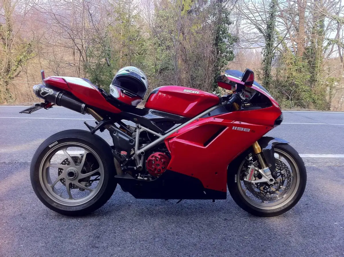 Ducati 1198 S (2)