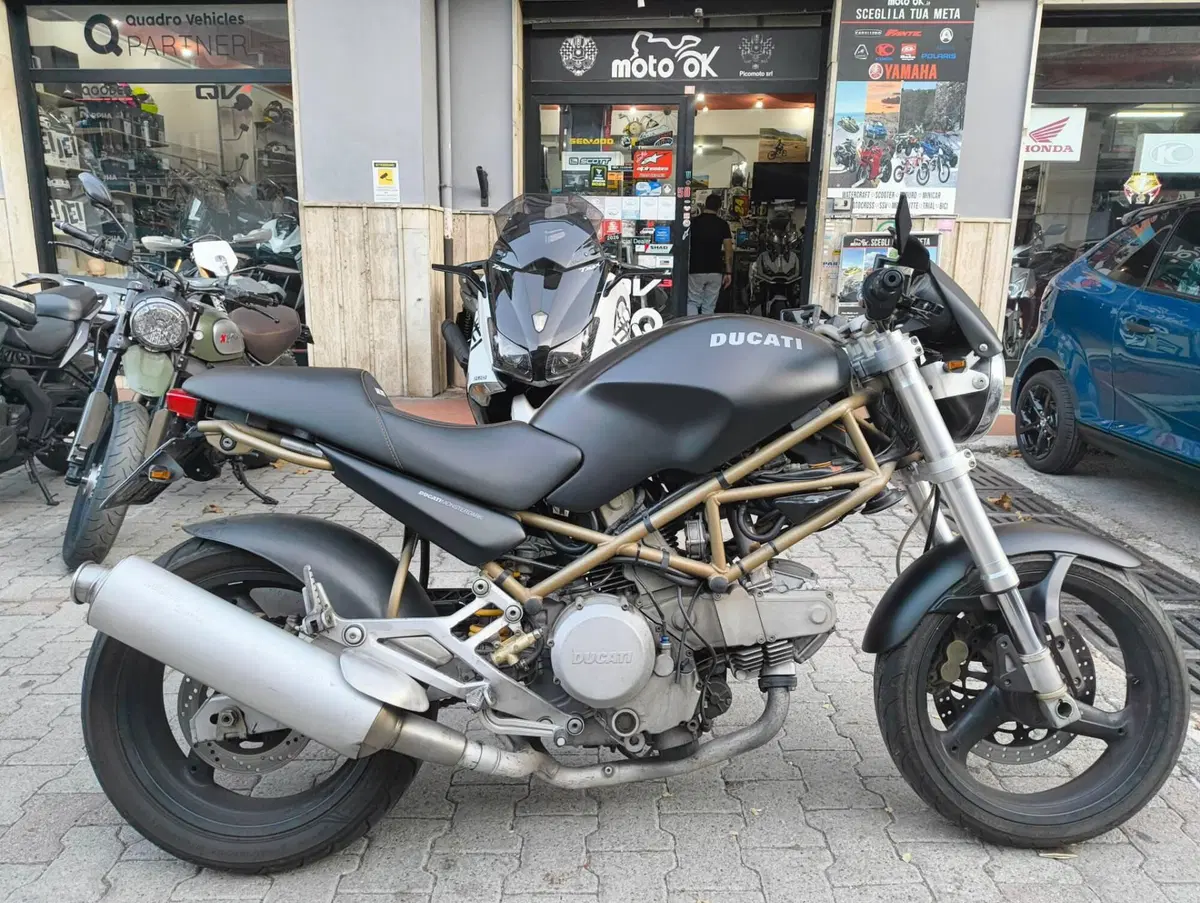 Ducati Monster 600 Dark (1998 - 01)