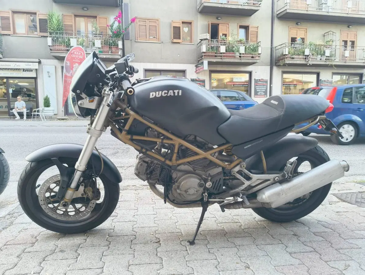 Ducati Monster 600 Dark (1998 - 01) (3)