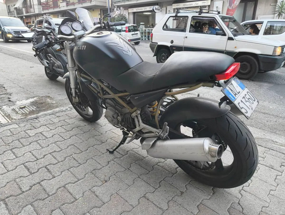 Ducati Monster 600 Dark (1998 - 01) (5)