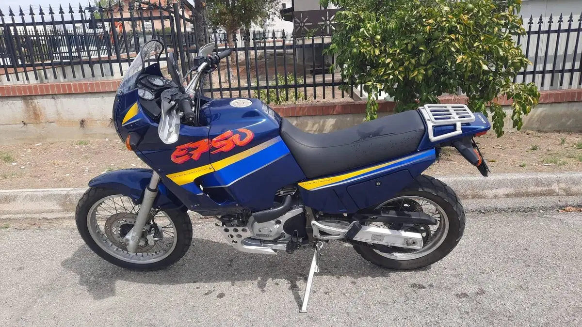 Cagiva elefant 750 (4)