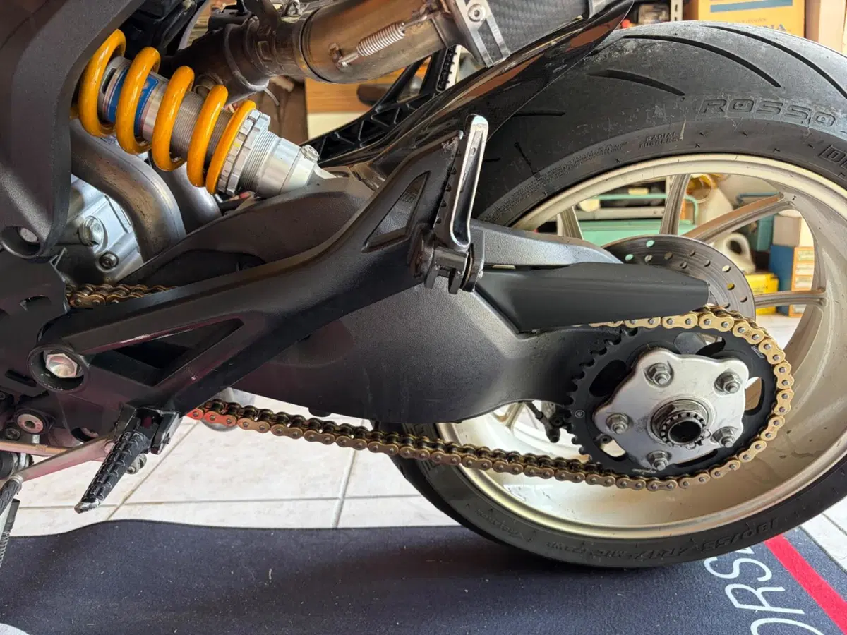Ducati Monster 1100 S (2009 - 10) (4)