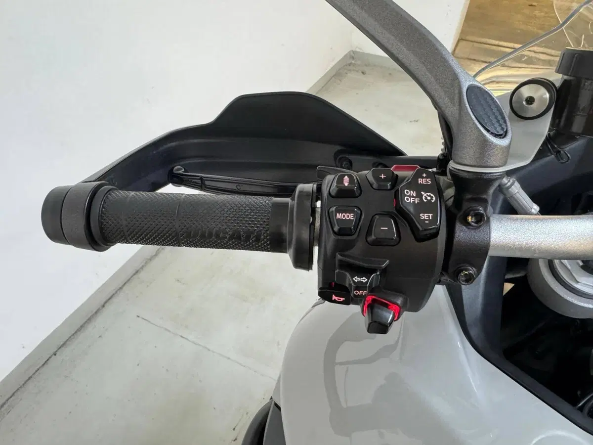 Ducati Multistrada V4 S (2021 - 24) (11)