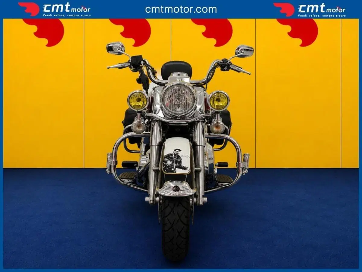 Harley-Davidson 1584 Road King Classic (2007 - 10) - FLHRC (2)