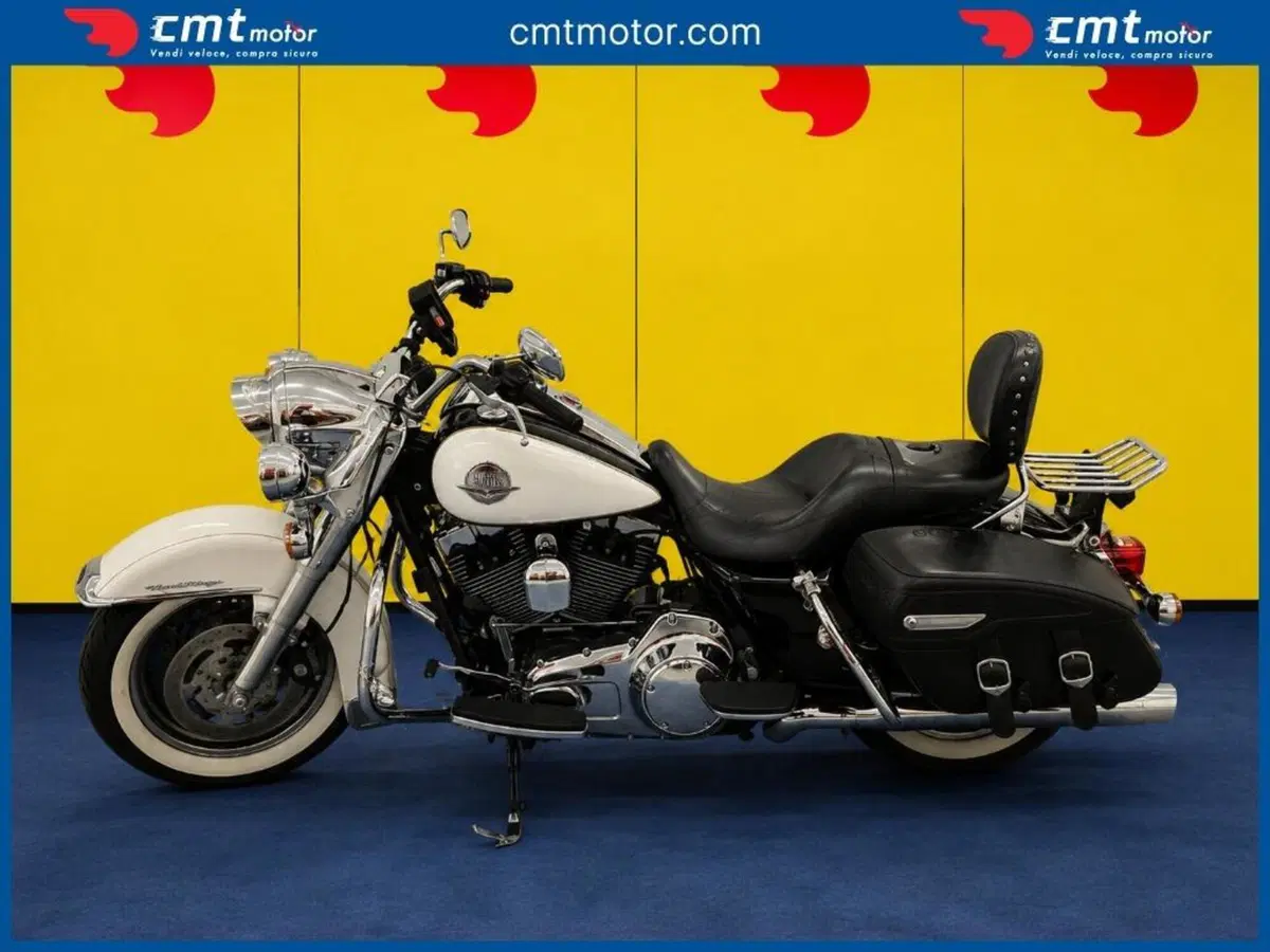 Harley-Davidson 1584 Road King Classic (2007 - 10) - FLHRC (4)