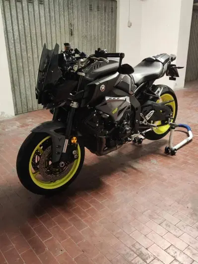 Yamaha MT-10 (2017 - 20) usata