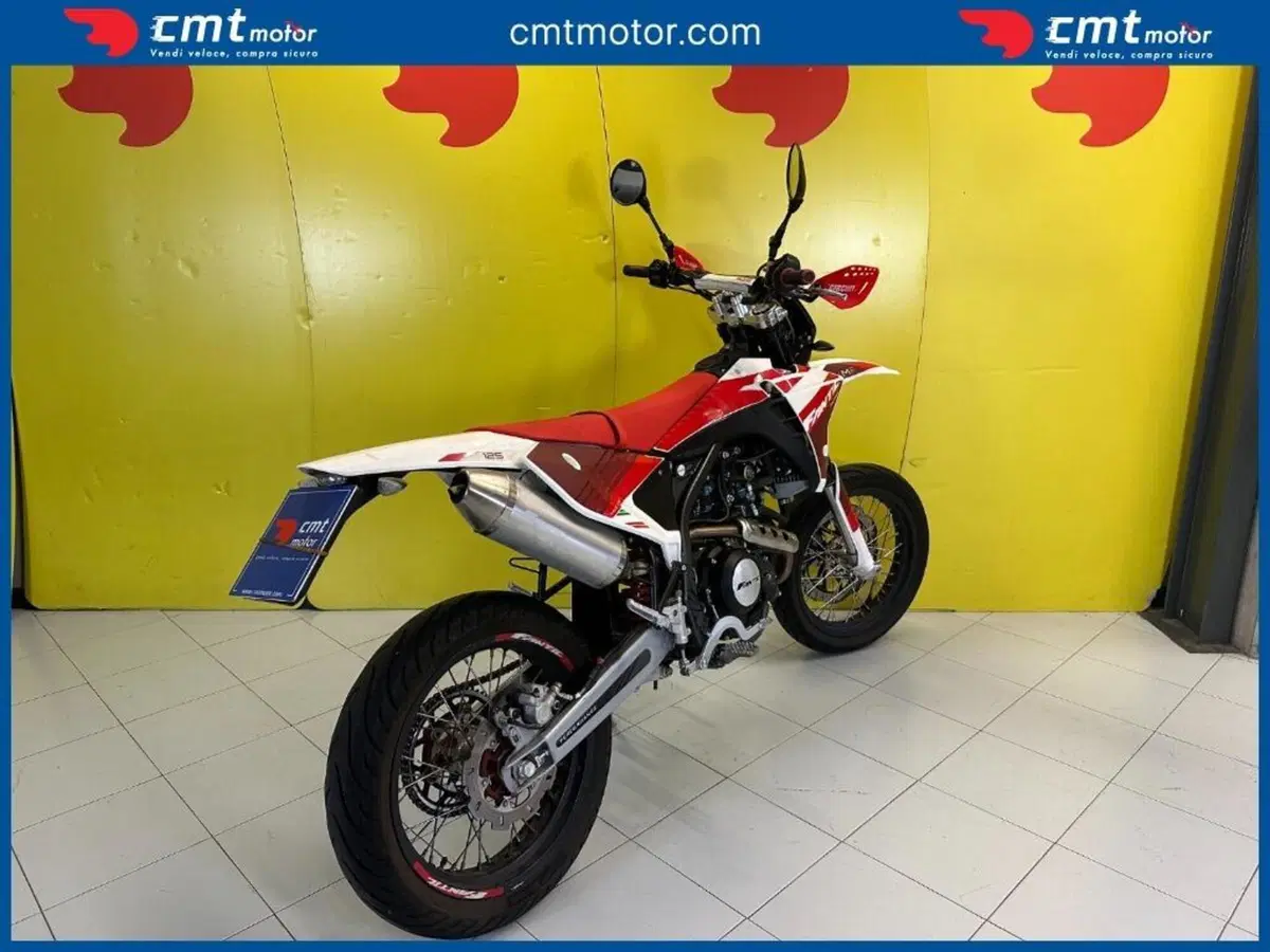 Fantic Motor XMF 125 Motard Performance 4T (2023 - 24) (4)