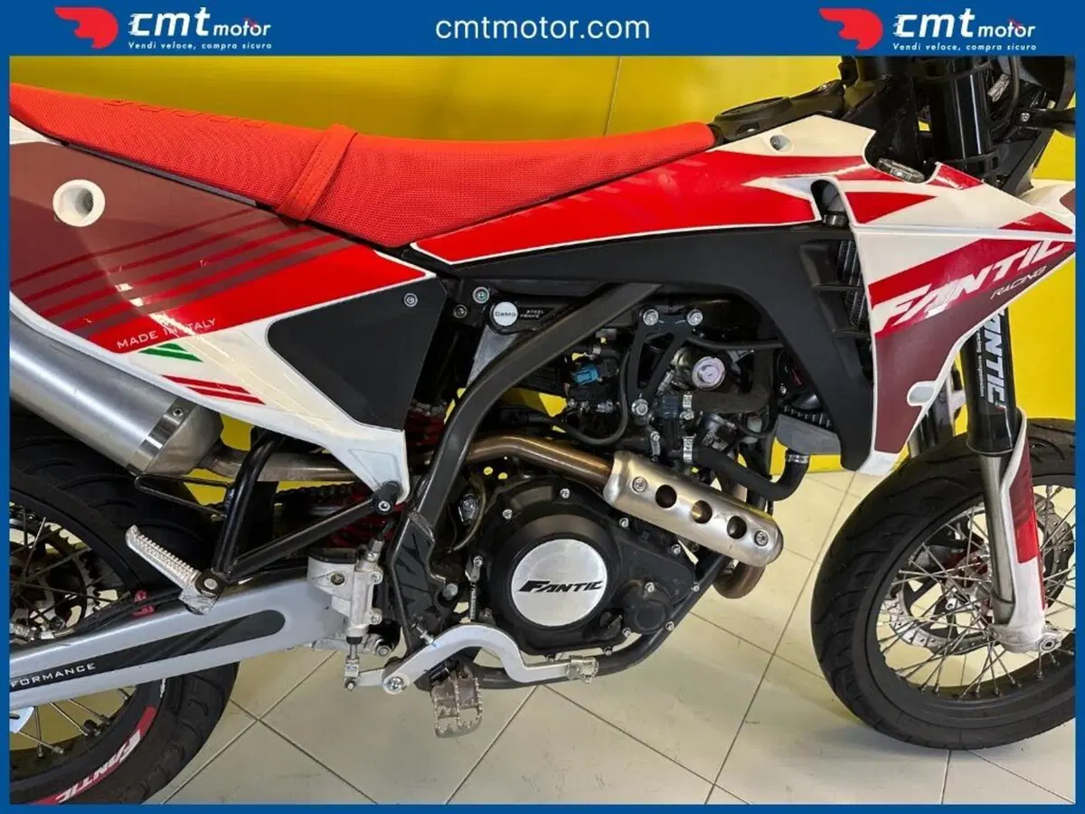 Fantic Motor XMF 125 Motard Performance 4T (2023 - 24) (10)