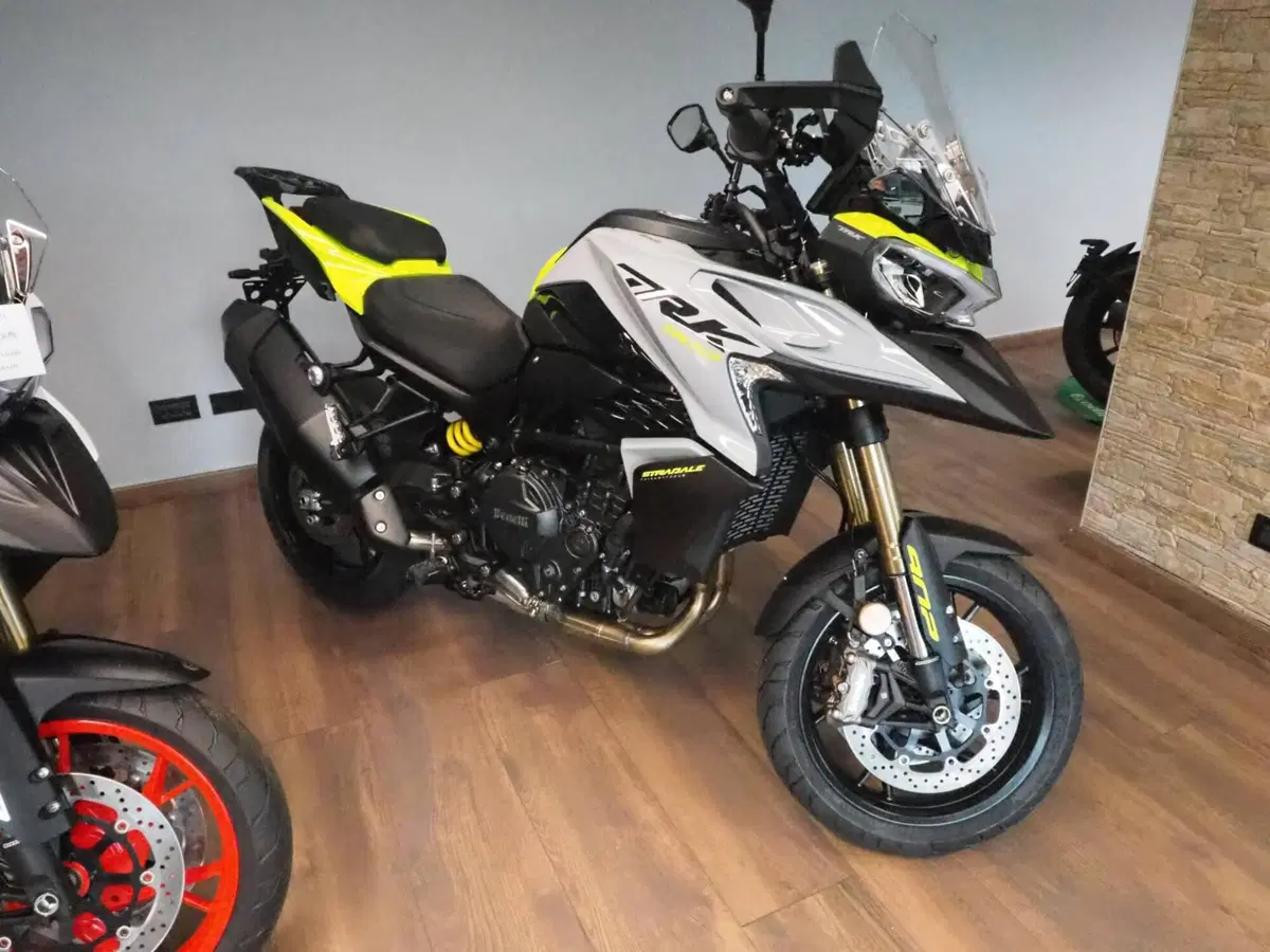 Benelli TRK 902 Stradale (2026) (14)