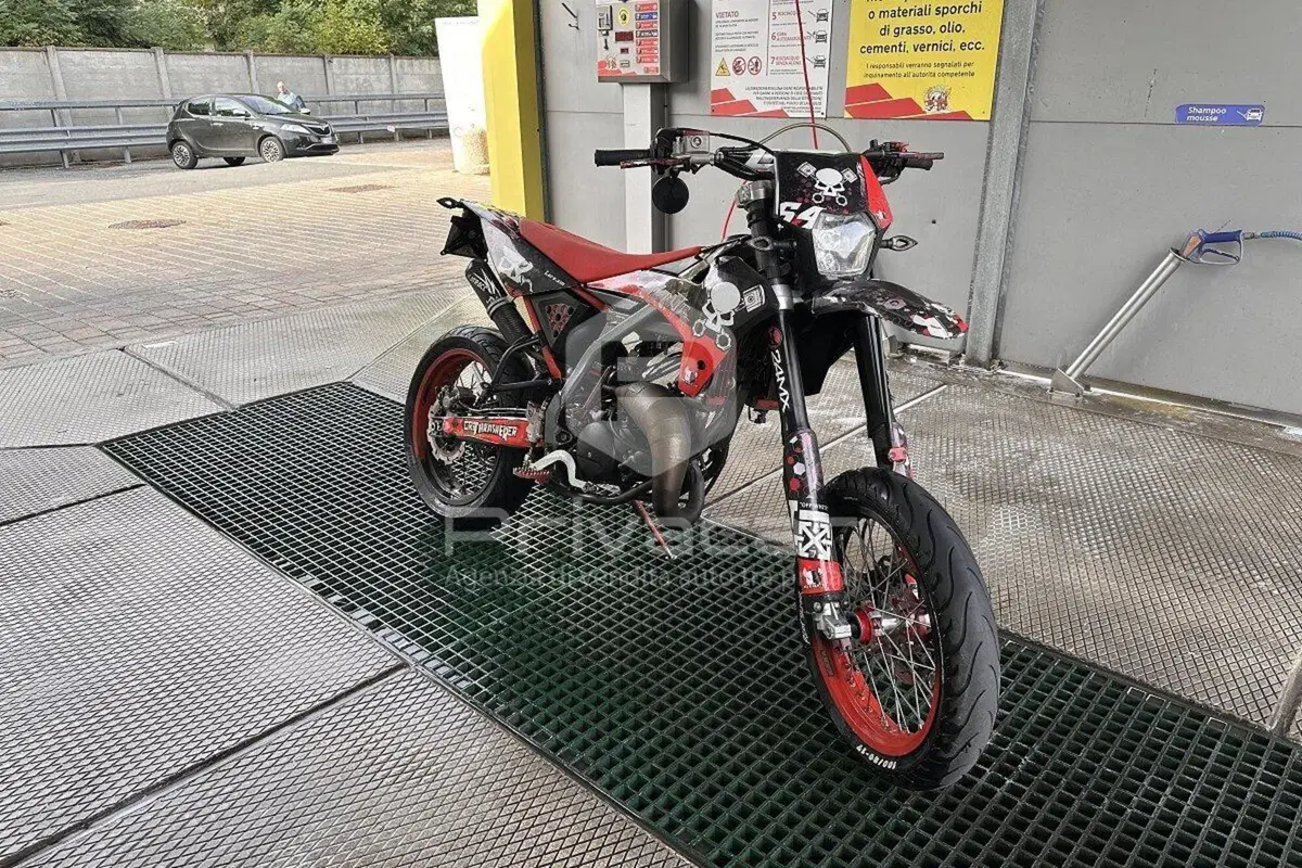 Fantic Motor Motard 50 Performance 2t (2020) (2)