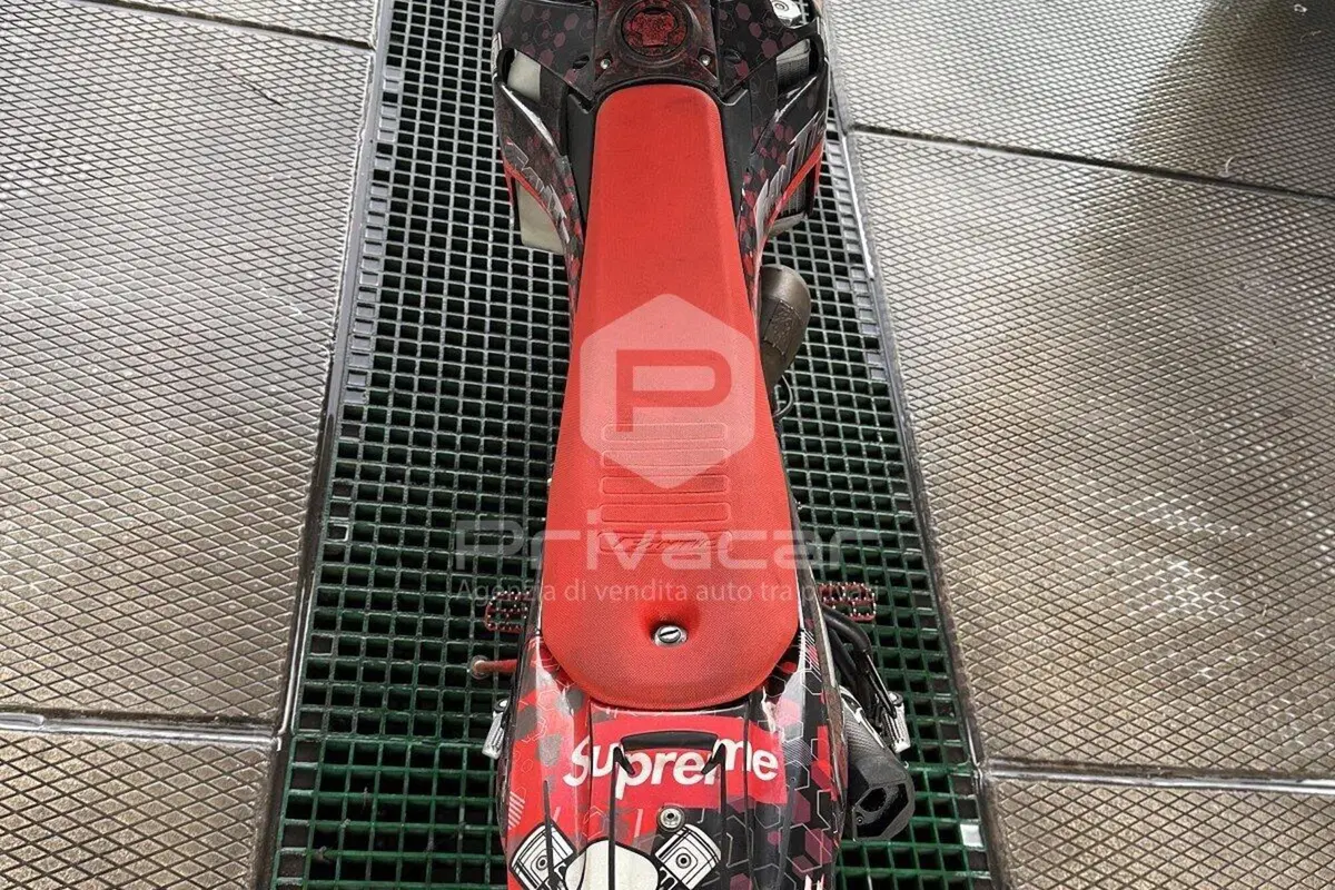 Fantic Motor Motard 50 Performance 2t (2020) (9)