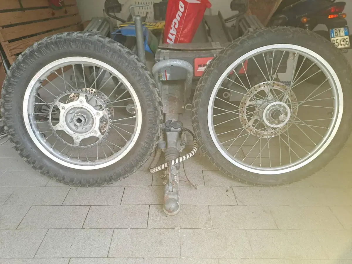 Husaberg FE 550 E (5)