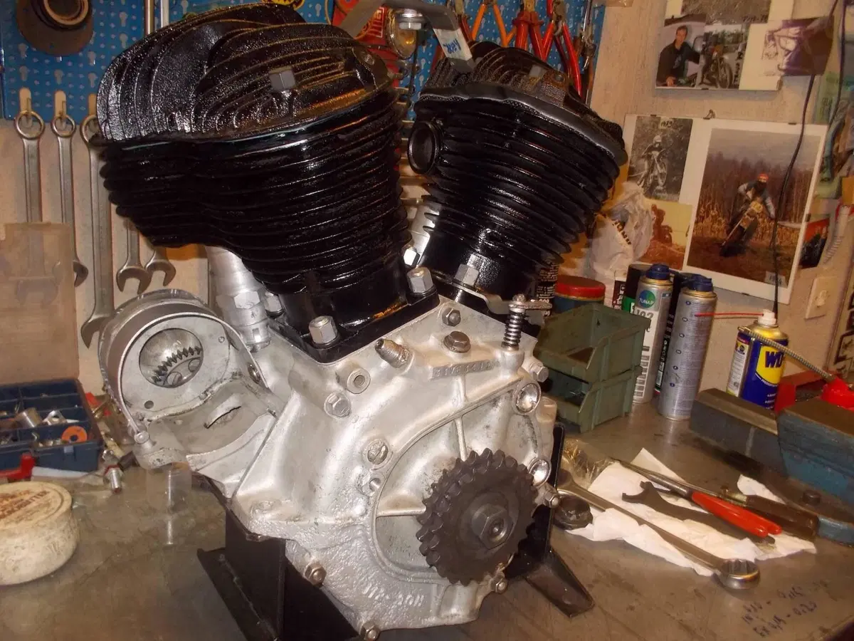 Harley-Davidson VE 74'' (8)