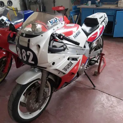 Yamaha FZR 600 (1989 - 90) usata