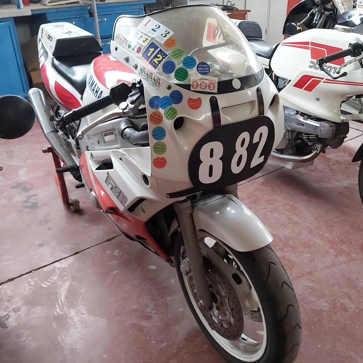 Yamaha FZR 600 (1989 - 90) (2)