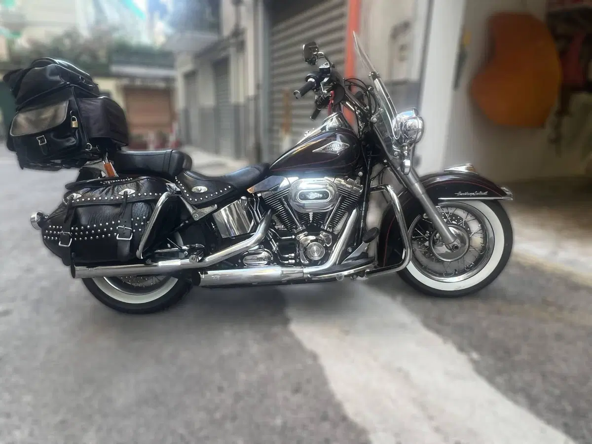 Harley-Davidson 1584 Heritage Classic (2008 - 10) - FLSTC (2)