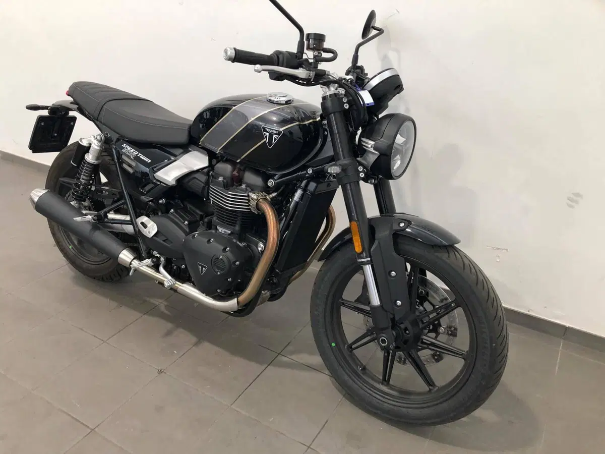Triumph Speed Twin 900 (2025 - 26) (5)