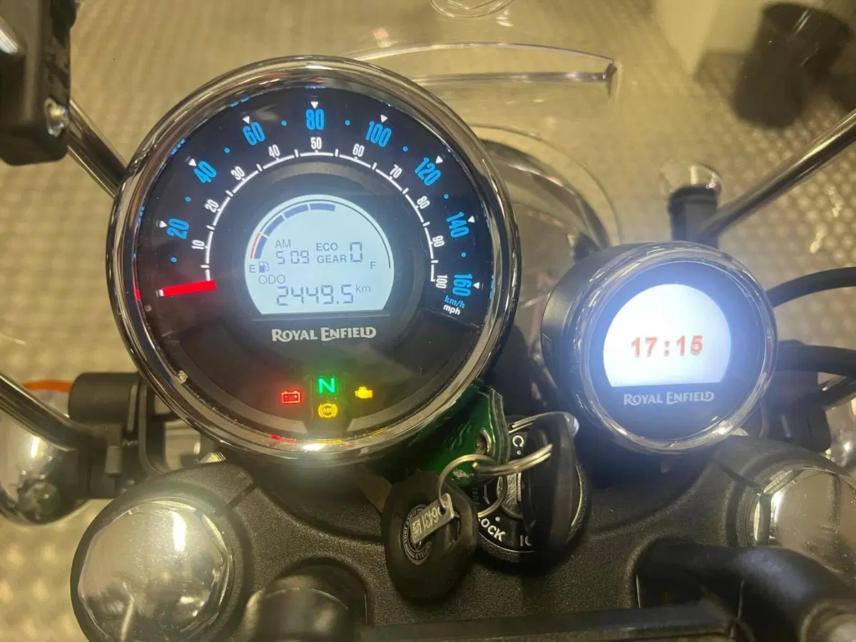 Royal Enfield Meteor 350 Aurora (2024 - 26) (4)