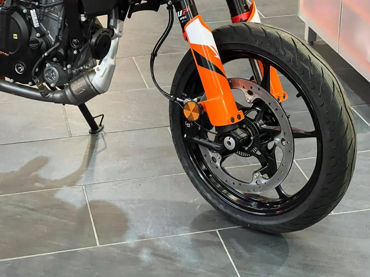 KTM 125 SMC R (2025 - 26) (4)