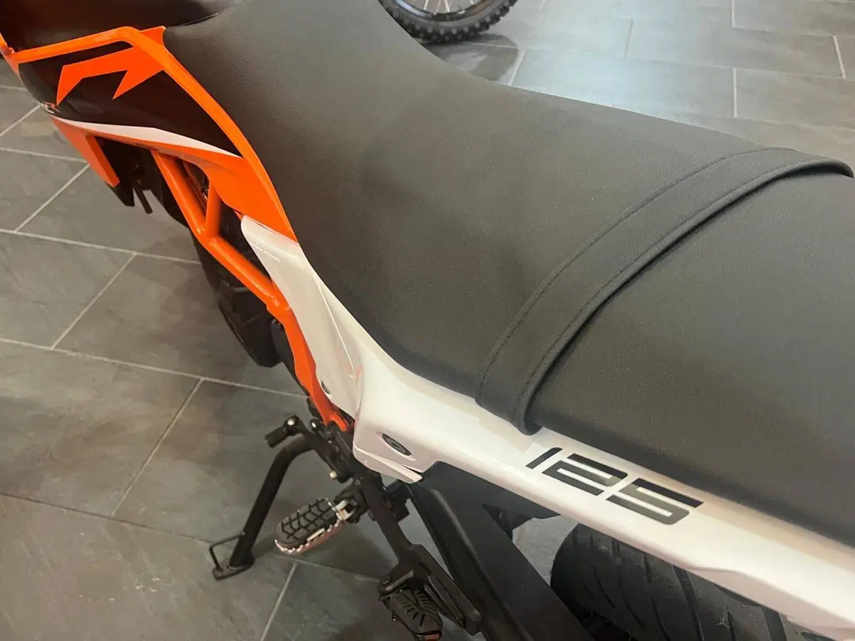 KTM 125 SMC R (2025 - 26) (7)