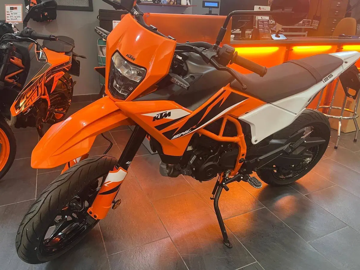 KTM 125 SMC R (2025 - 26) (2)