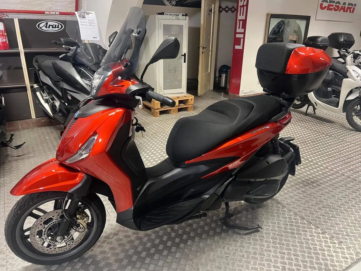Piaggio Beverly 300 Hpe (2021)