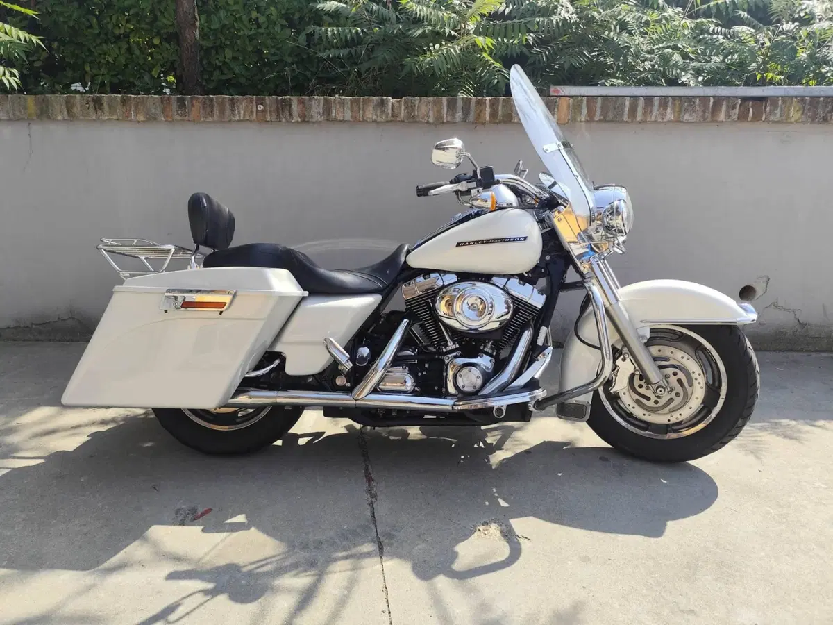 Harley-Davidson 1450 Road King Custom (2005 - 06) - FLHRS