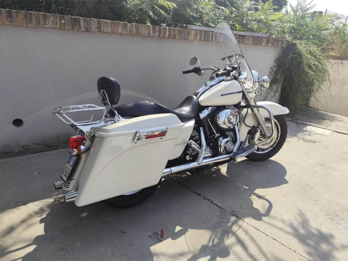 Harley-Davidson 1450 Road King Custom (2005 - 06) - FLHRS (2)