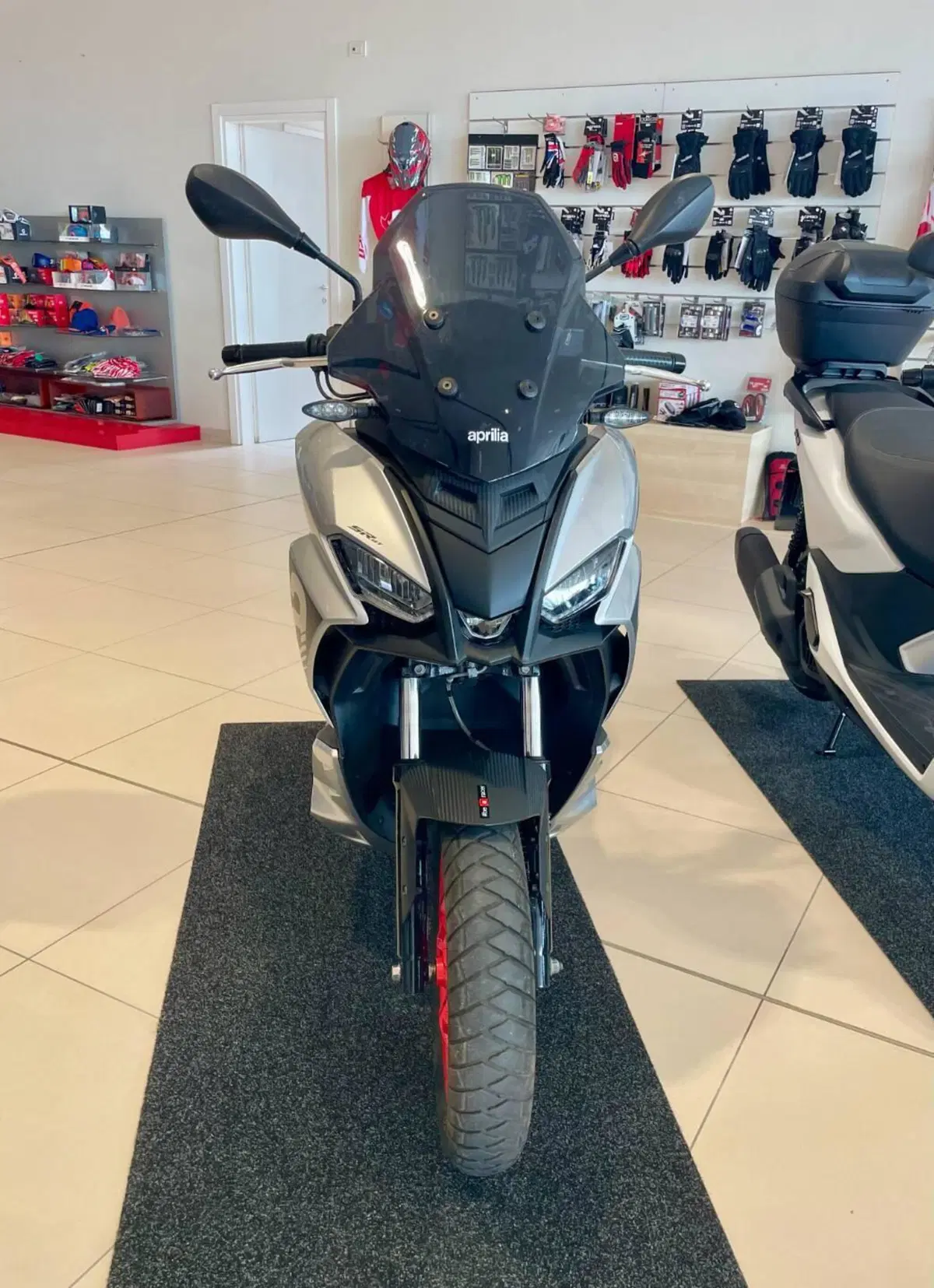 Aprilia SR GT 200 Sport (2022 - 24) (2)