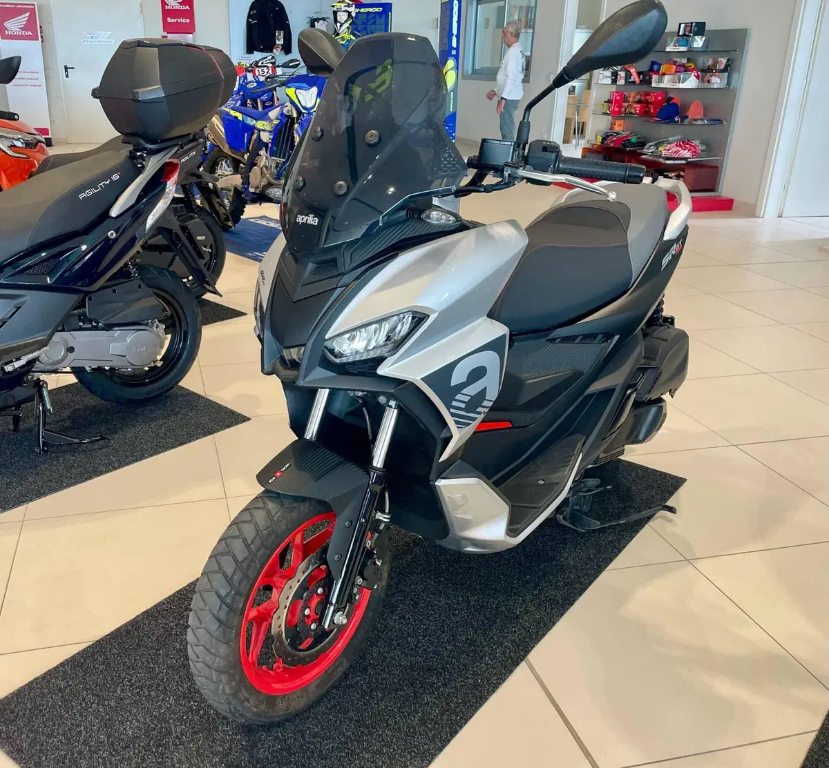 Aprilia SR GT 200 Sport (2022 - 24) (3)