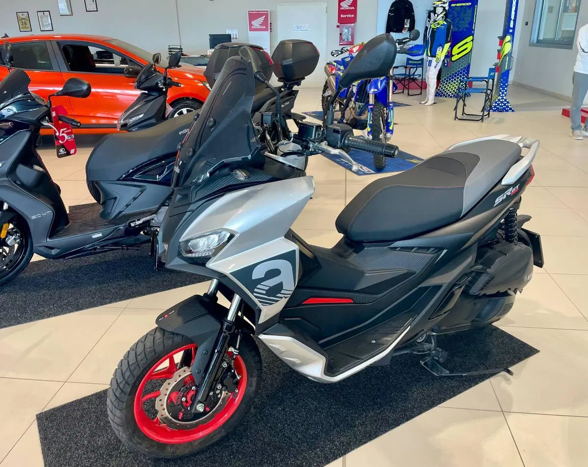 Aprilia SR GT 200 Sport (2022 - 24) (5)