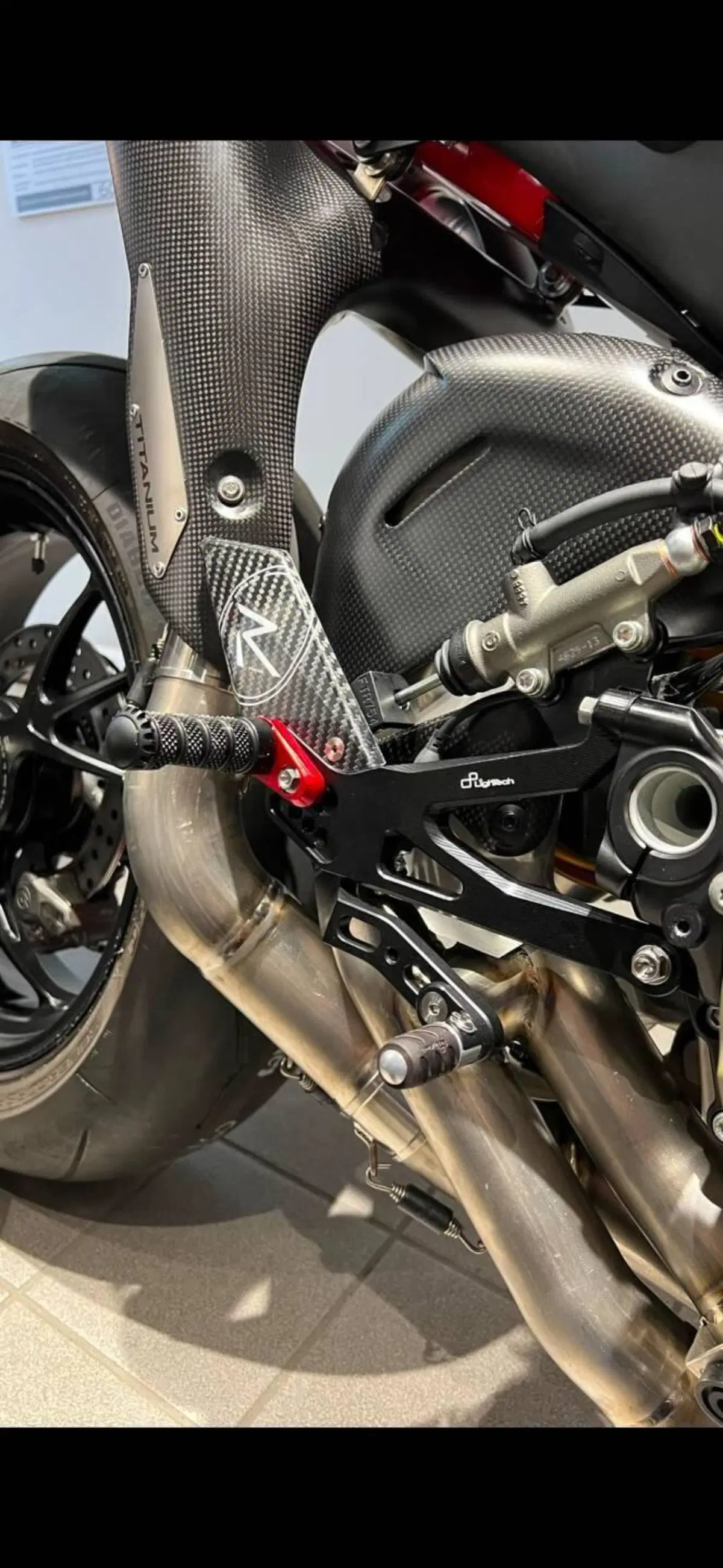Ducati Panigale V4 S (2022 - 24) (5)