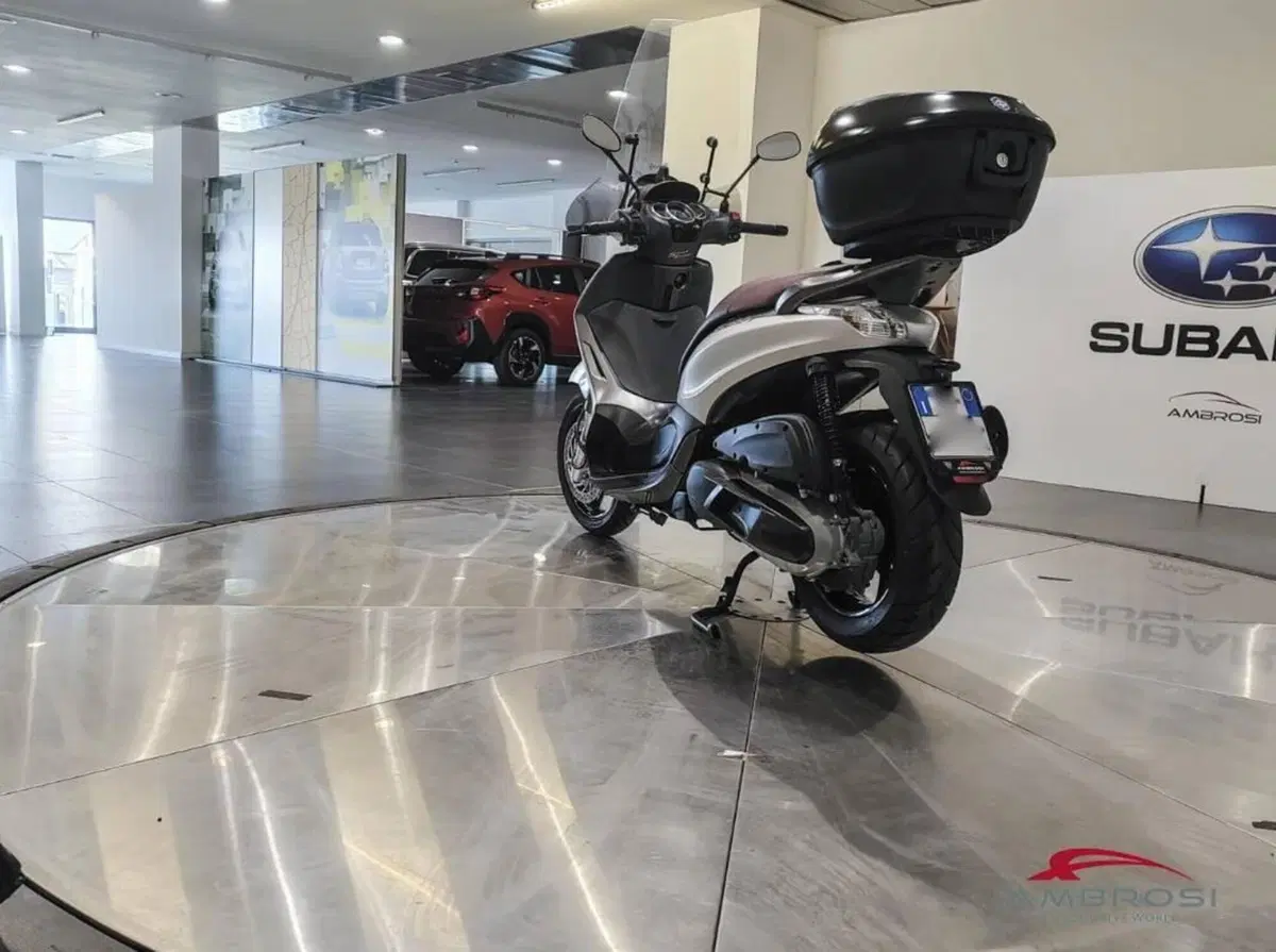 Piaggio Beverly 350 ABS (2016 - 20) (3)