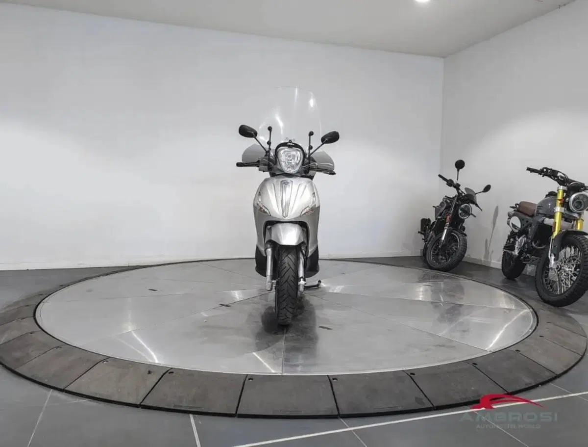 Piaggio Beverly 350 ABS (2016 - 20) (6)