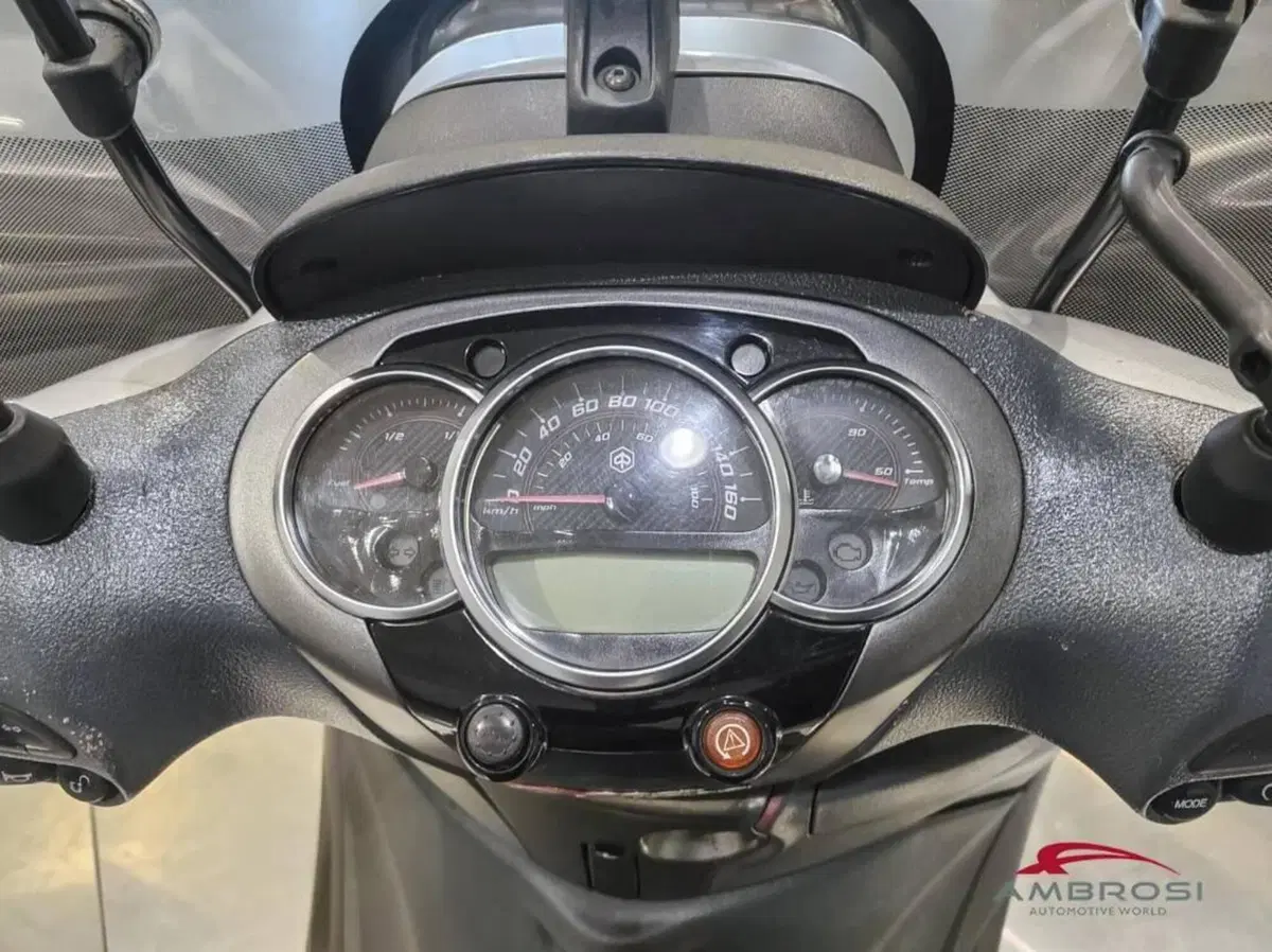 Piaggio Beverly 350 ABS (2016 - 20) (8)