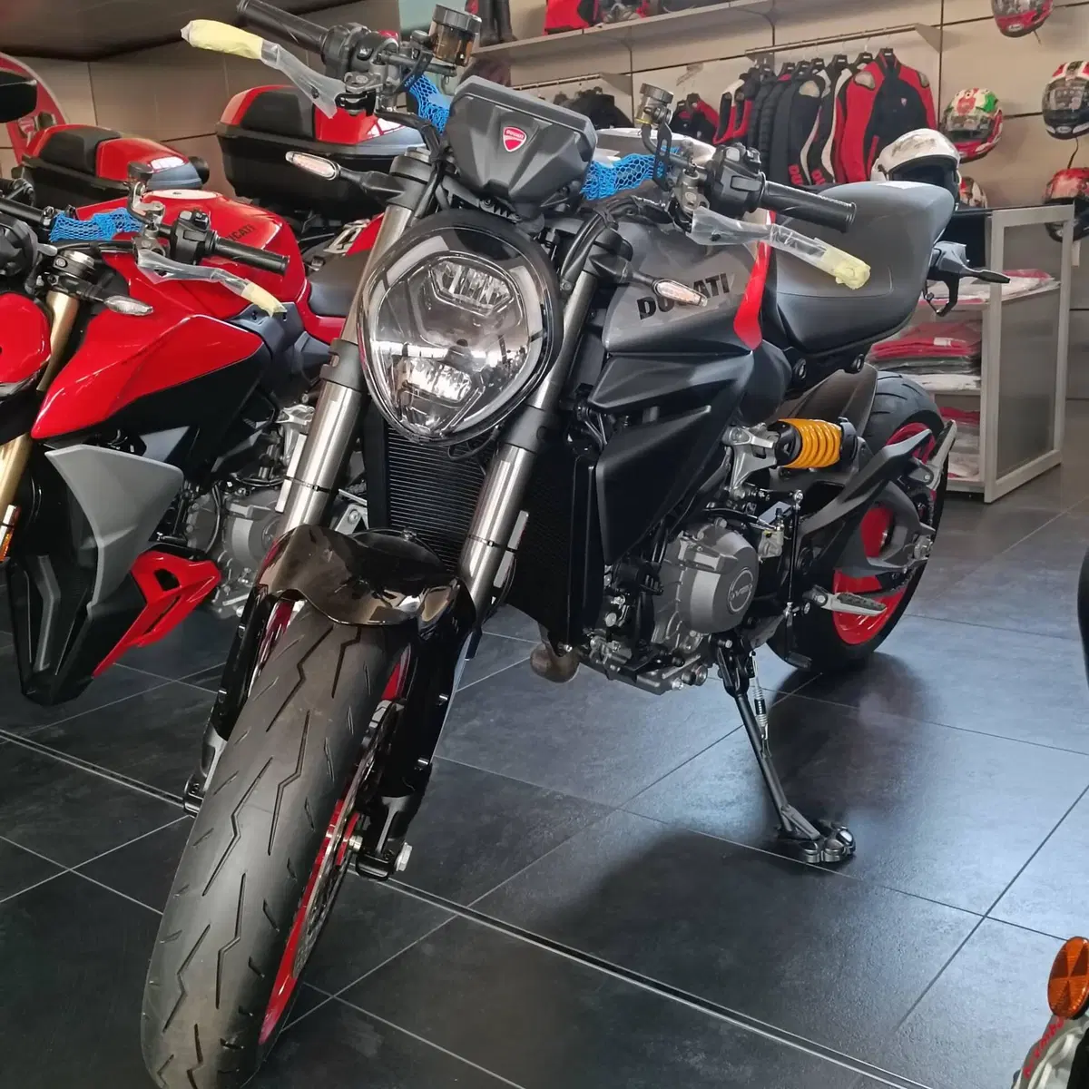 Ducati Monster 890 (2026)