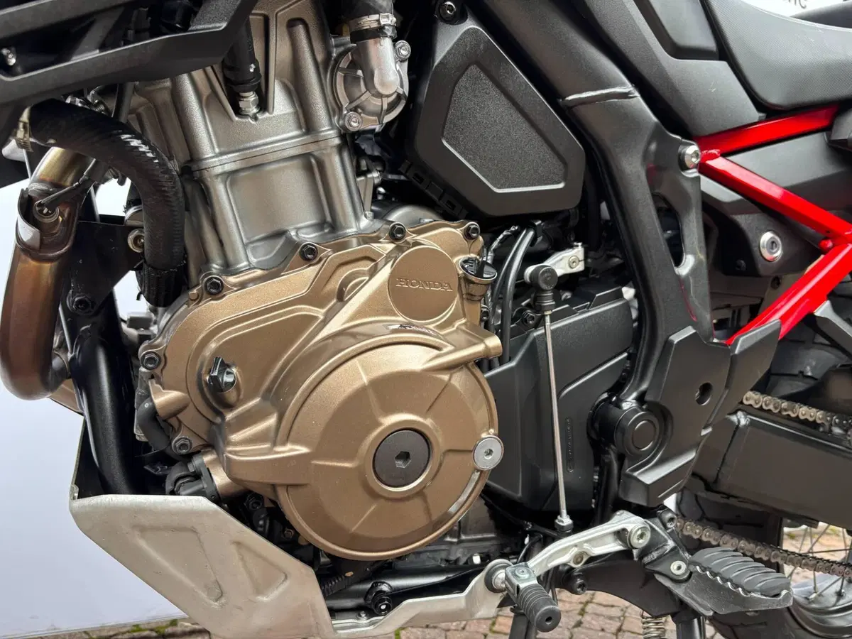 Honda Africa Twin CRF 1100L (2022 - 23) (4)