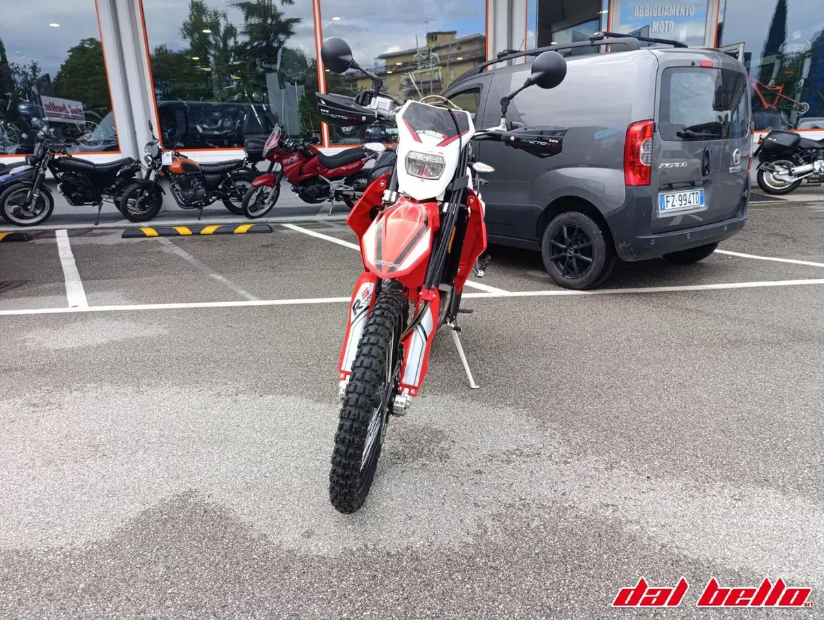 Swm RS 125 R (2021 - 23) (3)