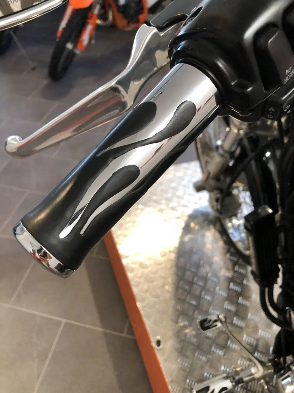 Harley-Davidson 1200 Custom (2007 - 13) - XL 1200C (16)