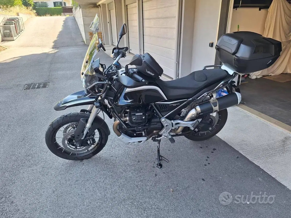 Moto Guzzi V85 TT Guardia d'Onore (2022 - 23)