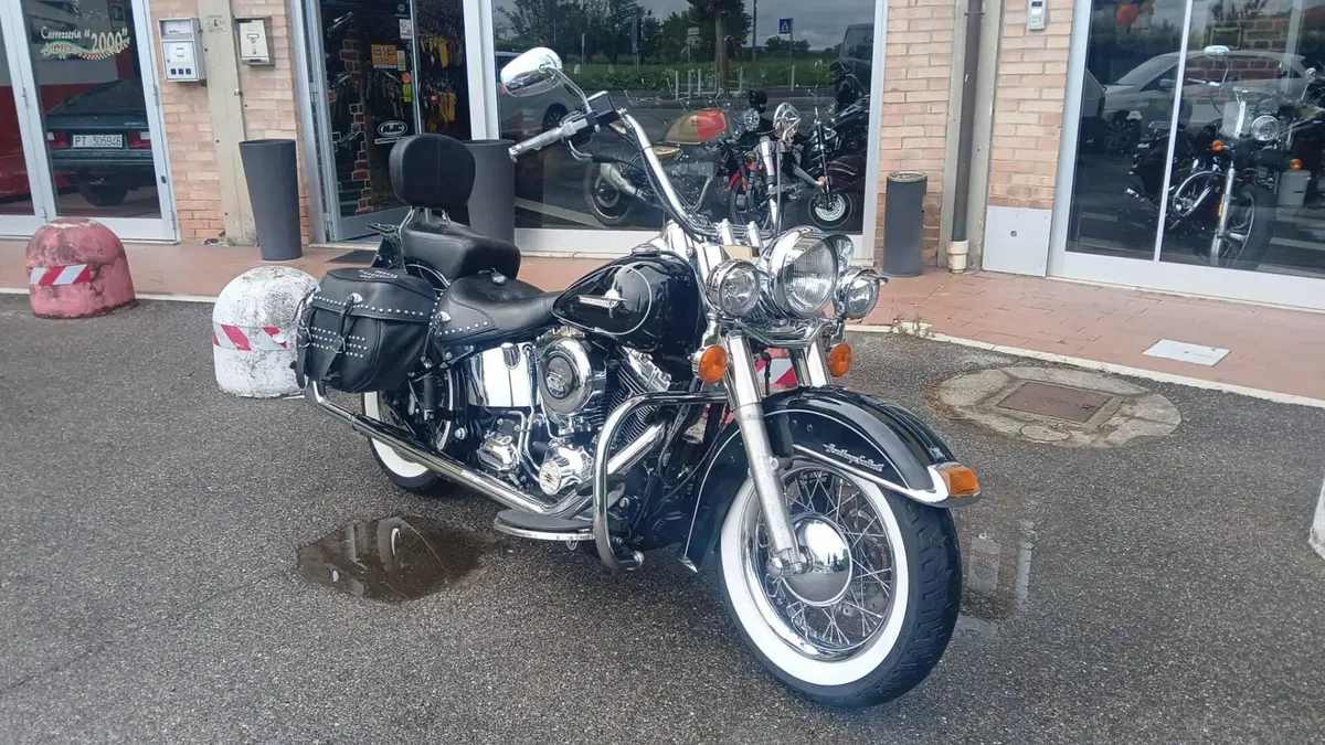 Harley-Davidson 1690 Heritage Classic (2011 - 17) - FLSTC