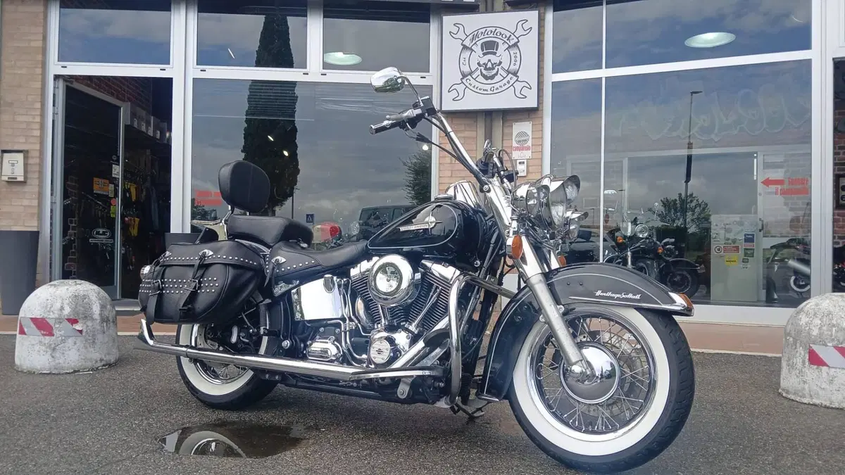 Harley-Davidson 1690 Heritage Classic (2011 - 17) - FLSTC (4)