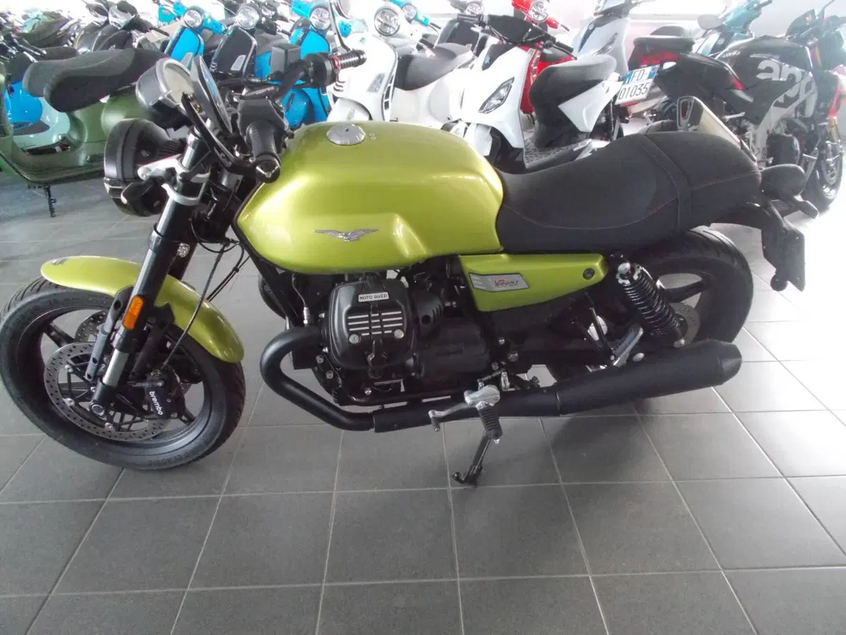 Moto Guzzi V7 Sport (2025 - 26) (5)